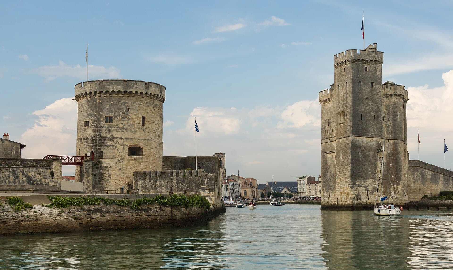 L'entrée du Vieux-Port de La Rochelle et ses tours